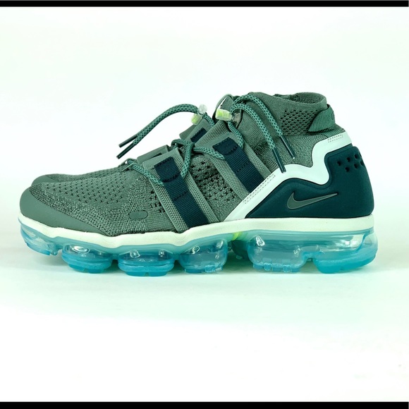 Nike Air VaporMax Flyknit Utility Running Shoe - Picture 2 of 8